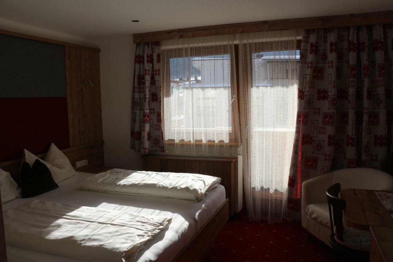 Singer Hotel Birgitz