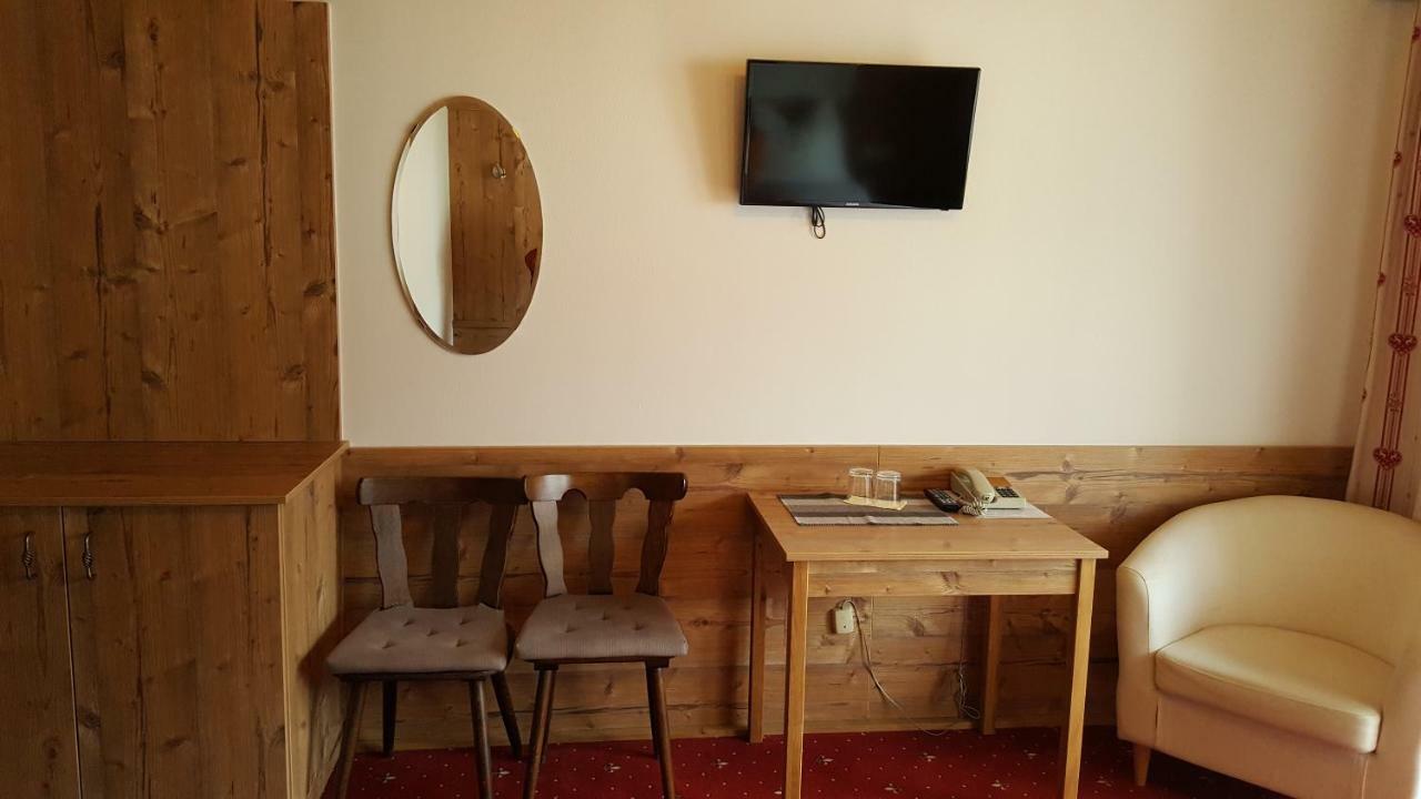 Singer Hotel Birgitz
