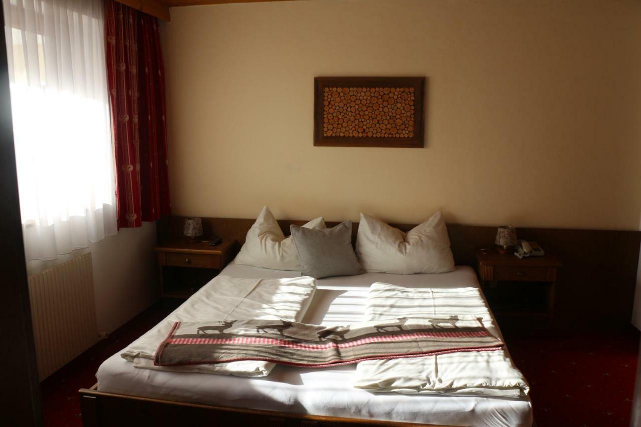 Hotel Singer *