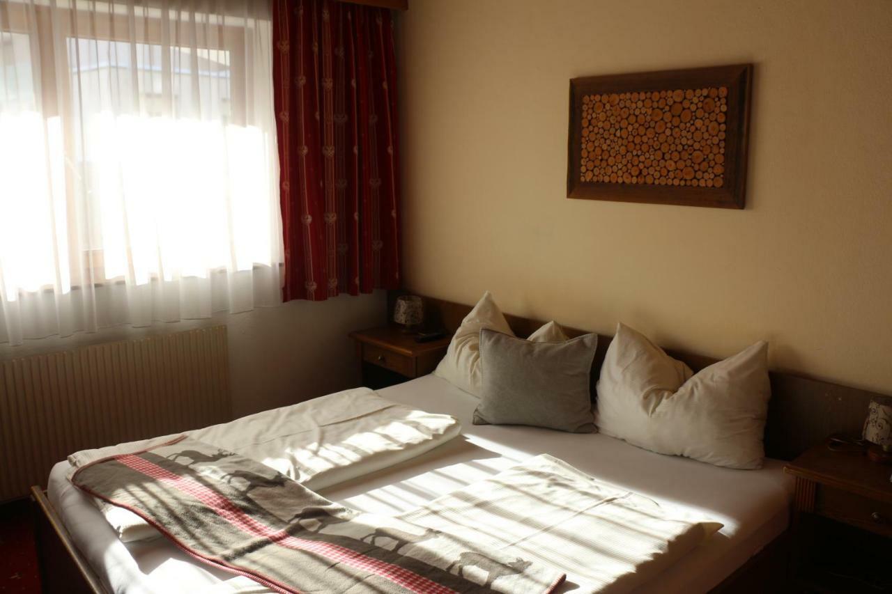 Singer Hotel Birgitz