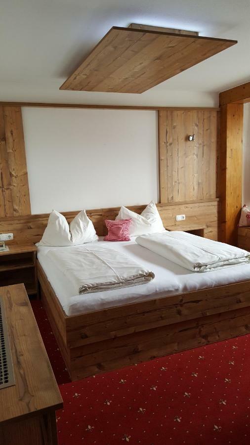 Singer Hotel Birgitz