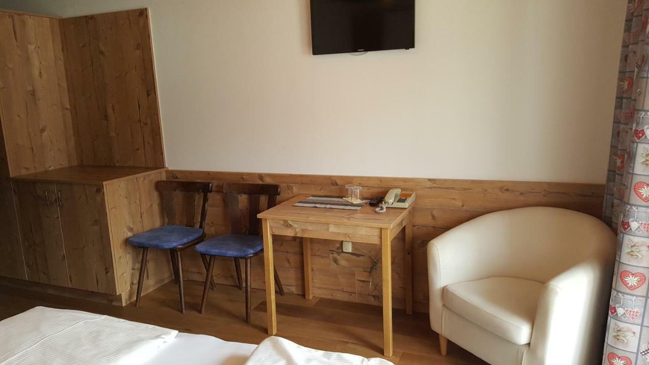 Singer Hotel Birgitz